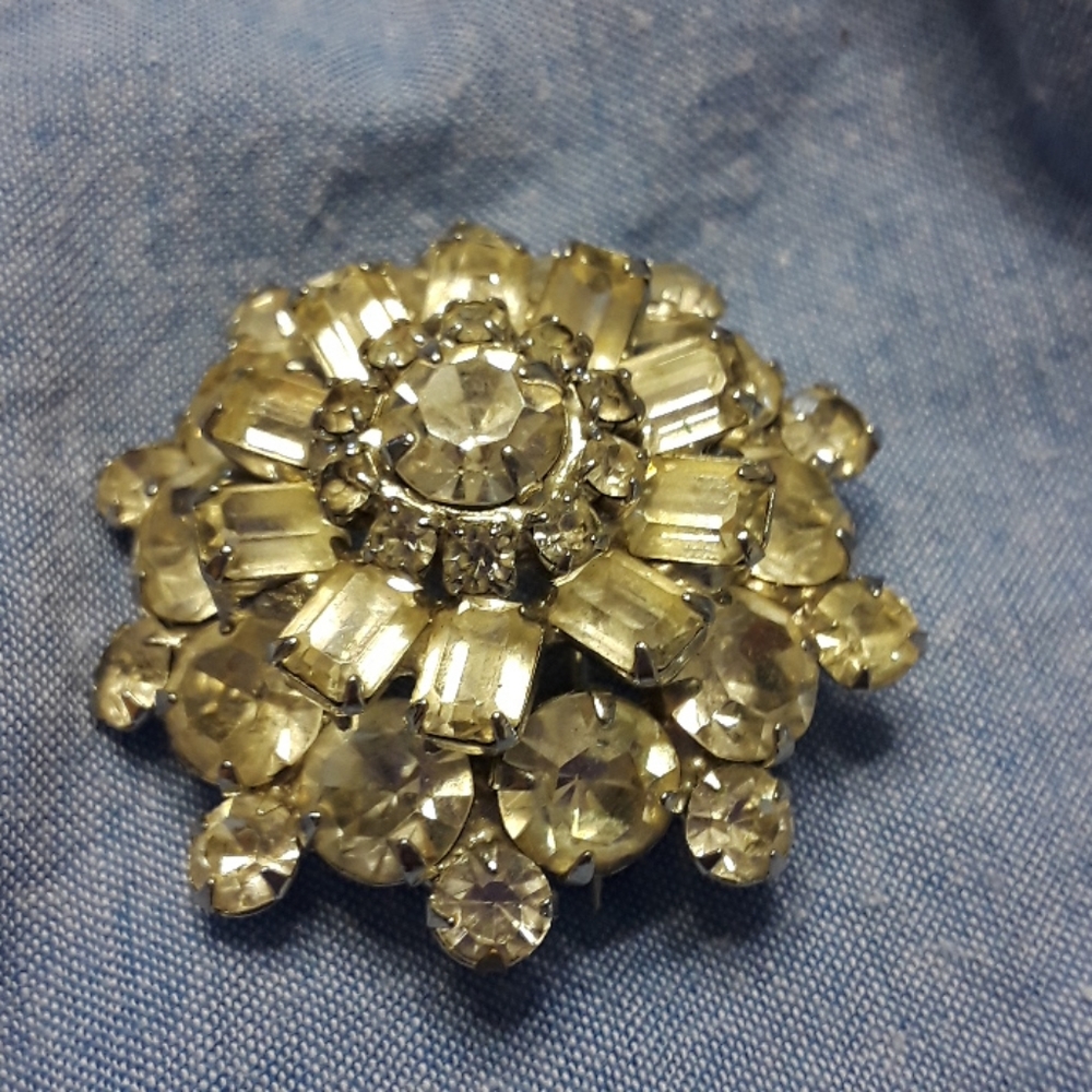 Pin - Picture 1 of 4